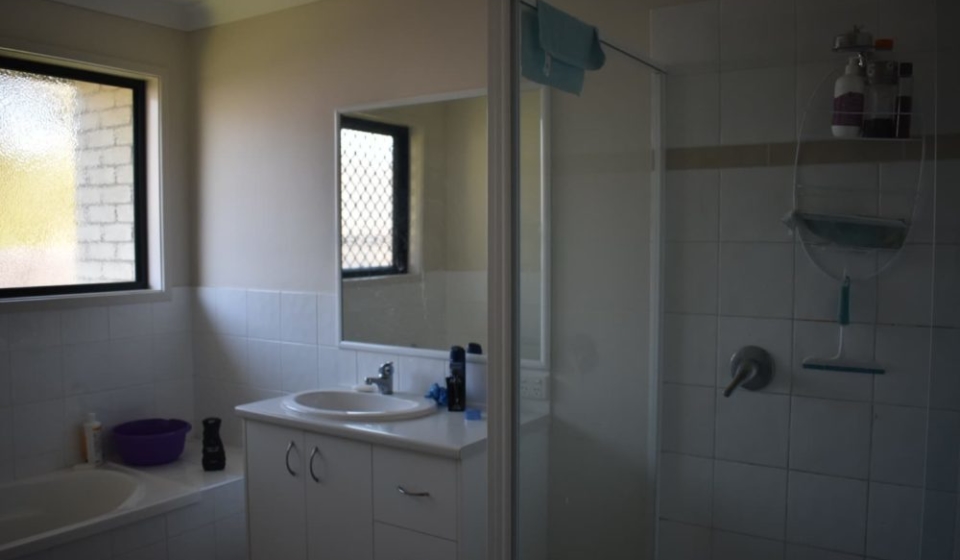 housing prestige bathroom 1000x700px